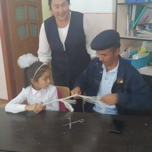 Әкелер - бізде қонақта.